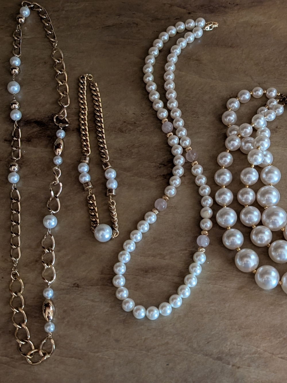 Vintage Set Of Four Costume Pearl Necklaces And Chokers - Picture 7 of 7